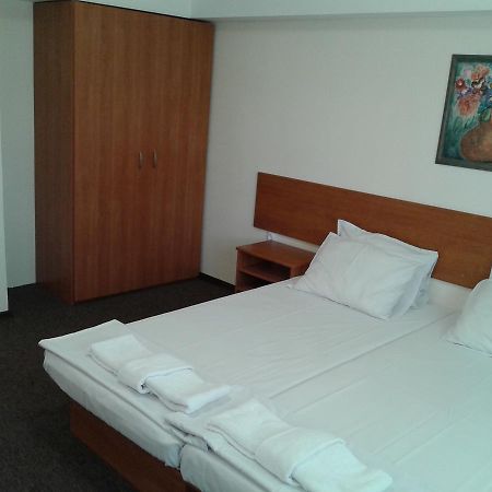 Hotel Stroitel ฮิซาเรีย ภายนอก รูปภาพ