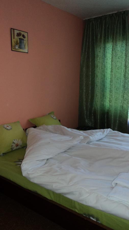 Hotel Stroitel ฮิซาเรีย ภายนอก รูปภาพ
