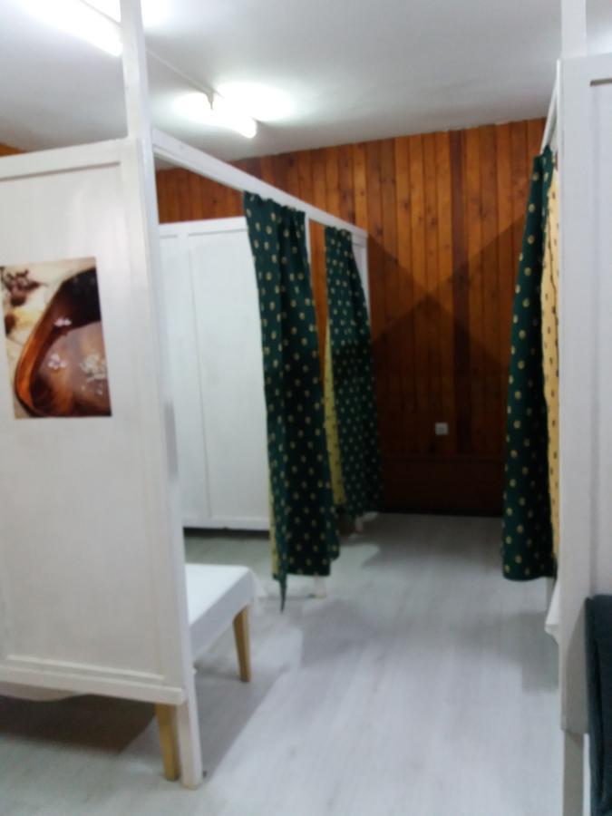 Hotel Stroitel ฮิซาเรีย ภายนอก รูปภาพ